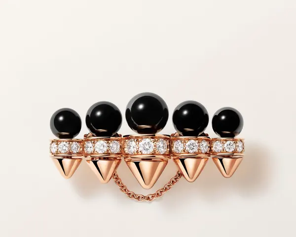 Clash de Cartier pocket jewel 
